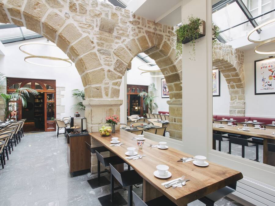 Daily buffet breakfast (EUR 19 per person)