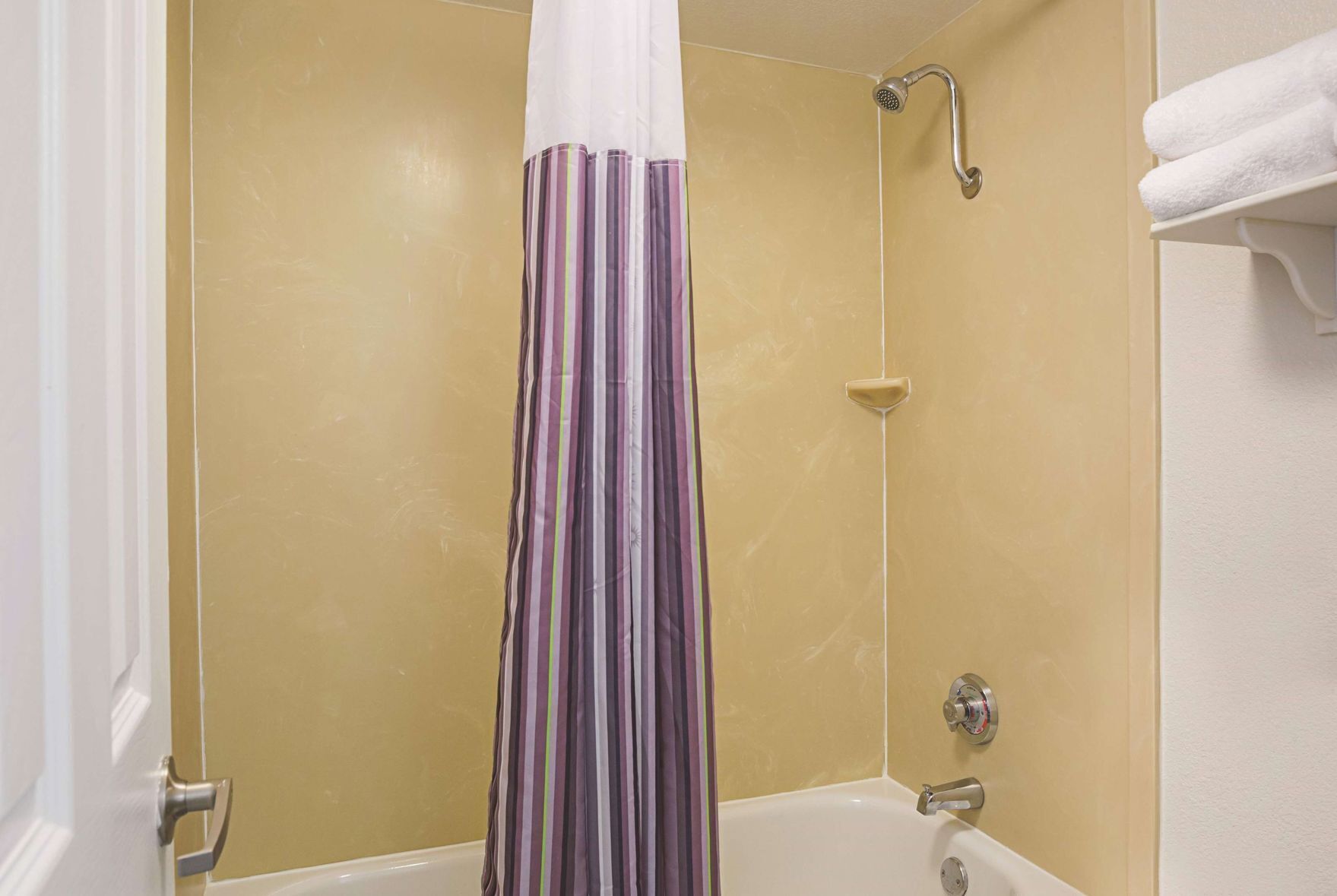 Banheiro | Chuveiro/banheira combinados, chuveiro com efeito de chuva