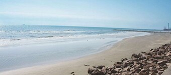 Wingate by Wyndham Galveston Beachfront at the Seawall