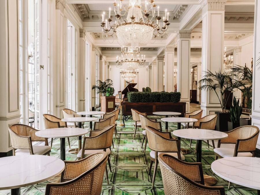 2 restaurants servant le petit déjeuner, spécialités Cuisine américaine