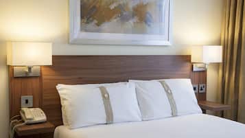 Premium Room, 1 King Bed | Desk, laptop workspace, iron/ironing board, free cribs/infant beds