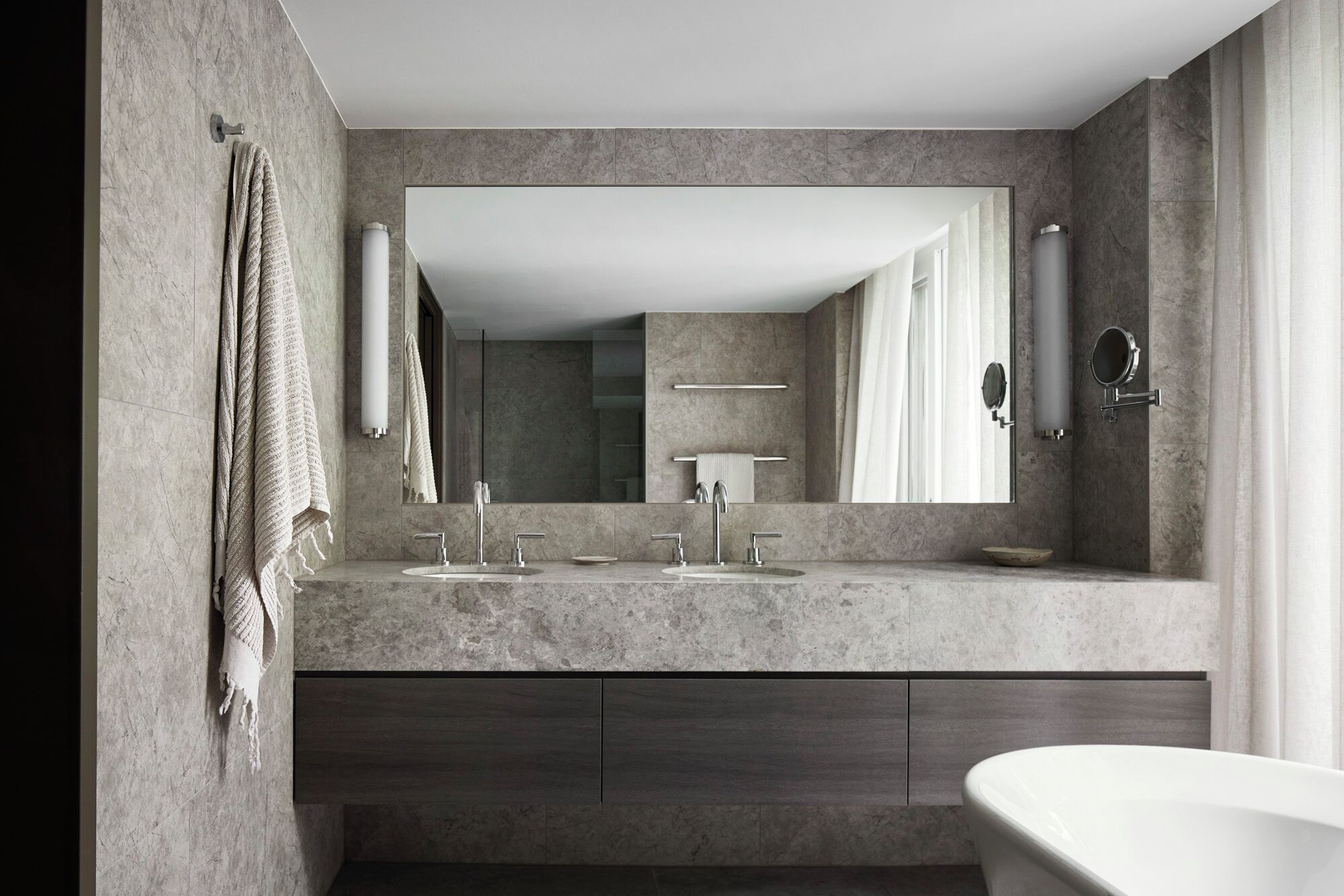 executive room | bathroom | designer toiletries, hair dryer, bathrobes, slippers