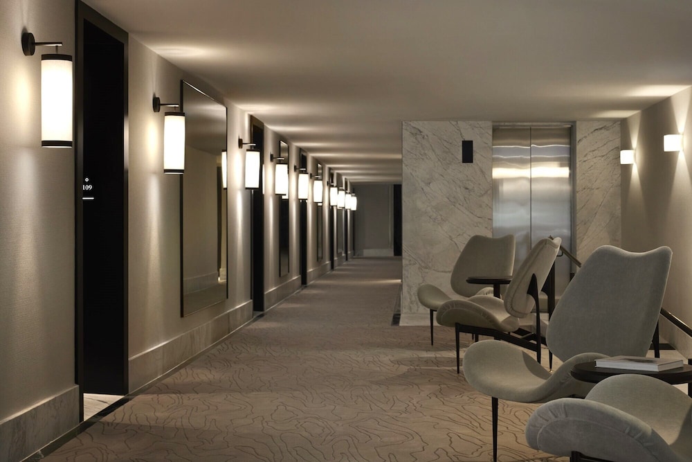 The Lyall Hotel by null