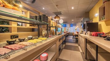 Desayuno buffet todos los días (con cargo)