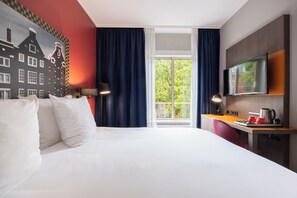 Comfort kamer (1 Double Bed) | Een minibar, een kluis op de kamer, een bureau