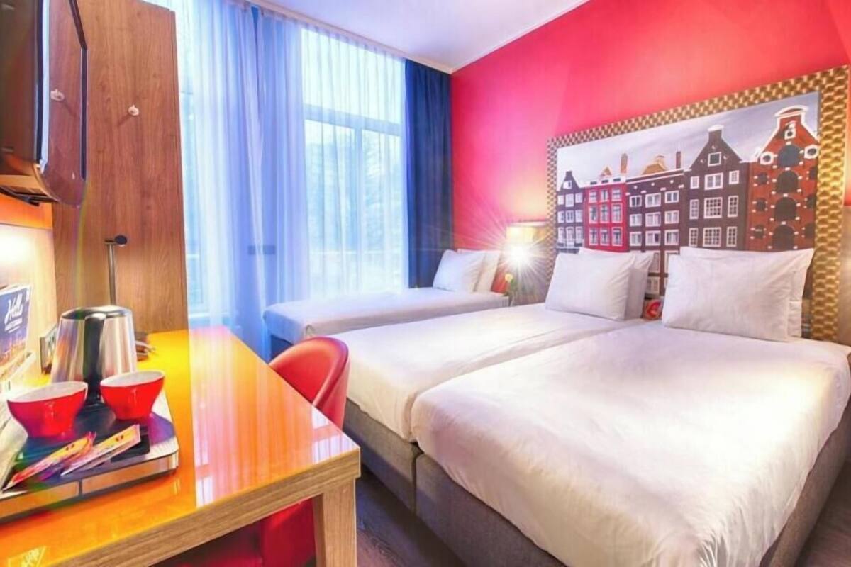 Minibar, két bảo mật tại phòng, bàn, bàn ủi/dụng cụ ủi quần áo 