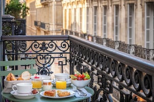 Comfort with 1 double bed, non-smoking | In-room safe, desk, laptop workspace, blackout drapes