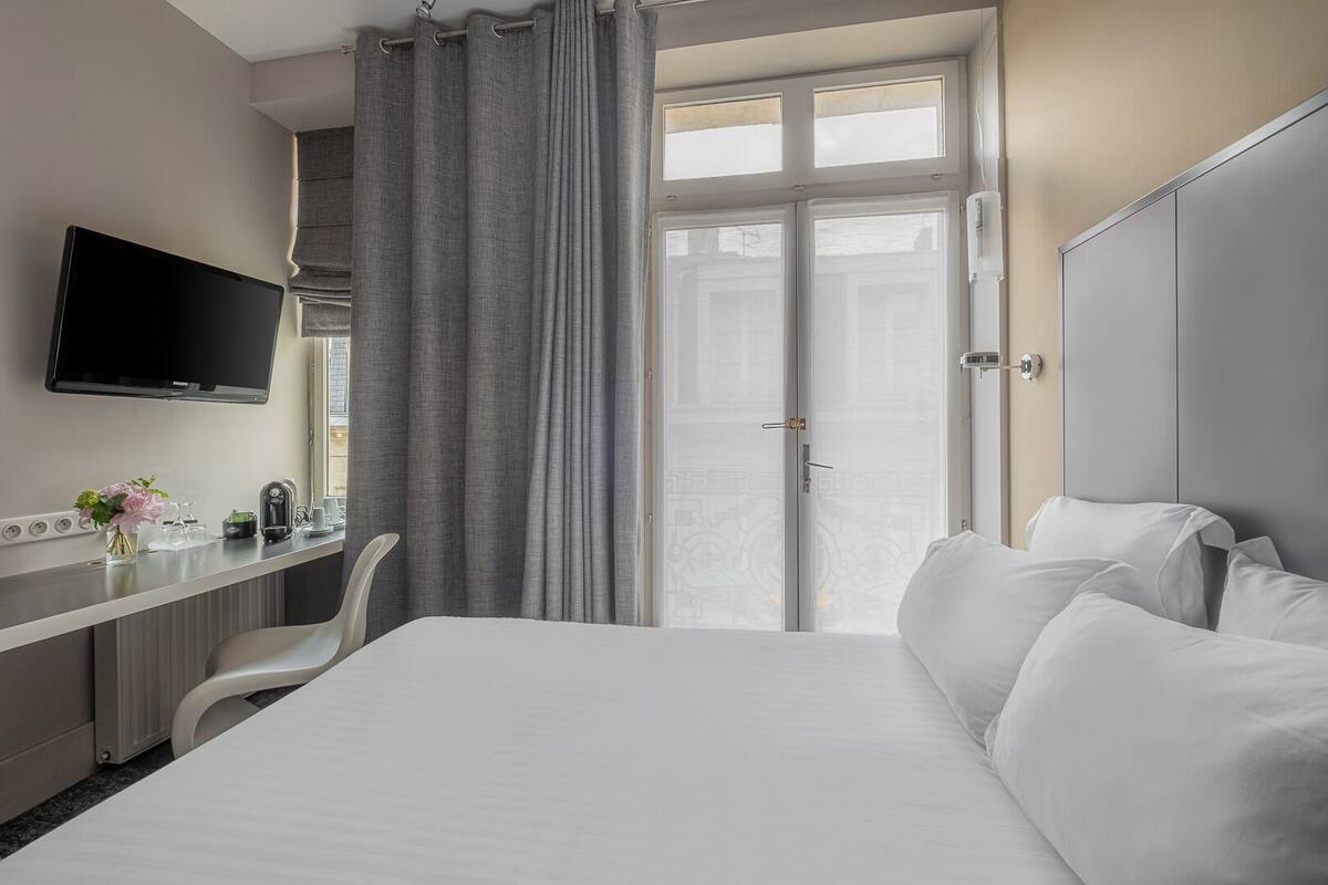 1 bedroom, in-room safe, desk, laptop workspace