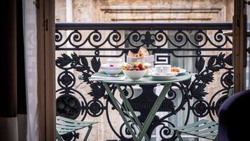 Comfort with 1 double bed, non-smoking | 1 bedroom, in-room safe, desk, laptop workspace