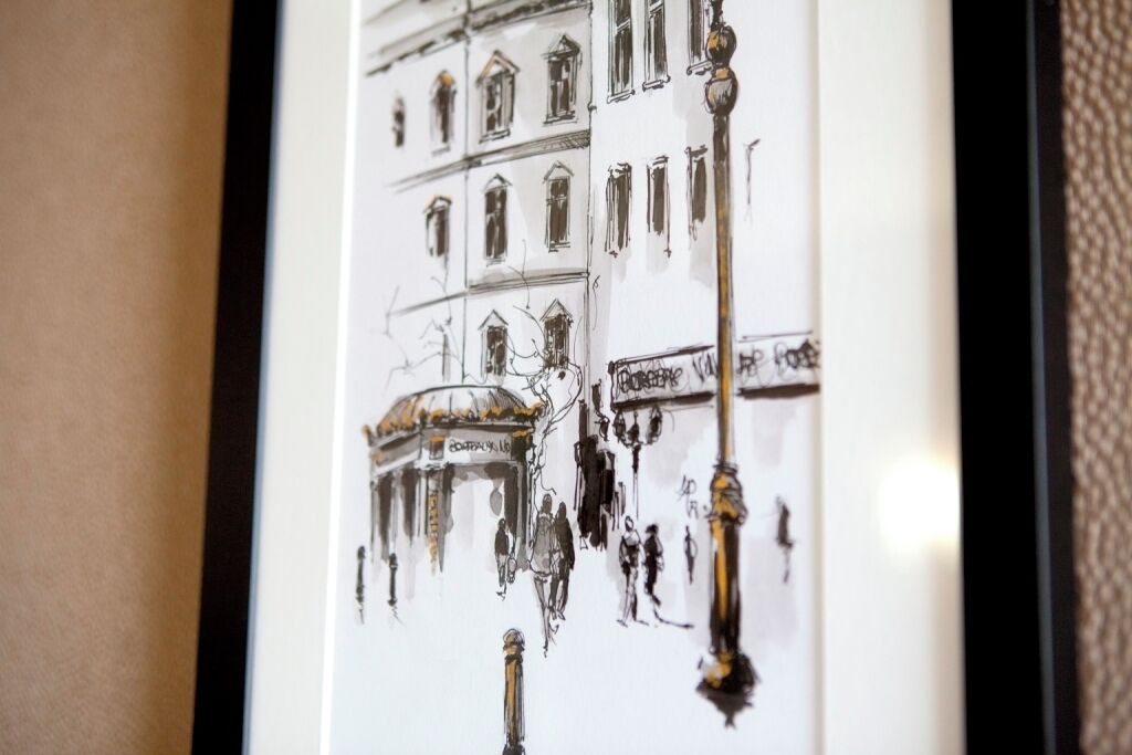 comfort room | 1 bedroom, in-room safe, desk, laptop workspace