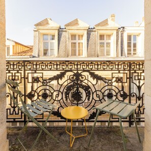 Superior Oda, Balkon | Odada kasa, masa, dizüstü bilgisayar çalışma alanı, güneşlik/perde 