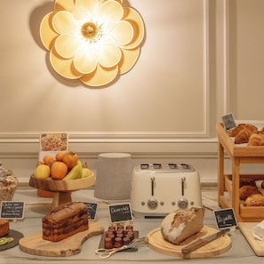 Frokostbuffé hver dag (mot et tillegg)