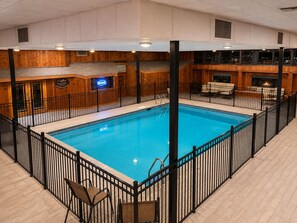 Indoor pool - Sturgis Lodge & Suites, Travelodge by Wyndham (Sturgis)