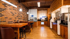 Free daily on-the-go breakfast - Sturgis Lodge & Suites, Travelodge by Wyndham (Sturgis)