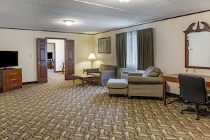 Chambre Standard, 1 très grand lit, réfrigérateur et four à micro-ondes