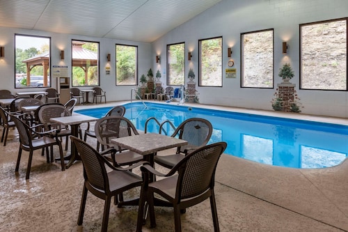 Quality Inn & Suites Zanesville City Center