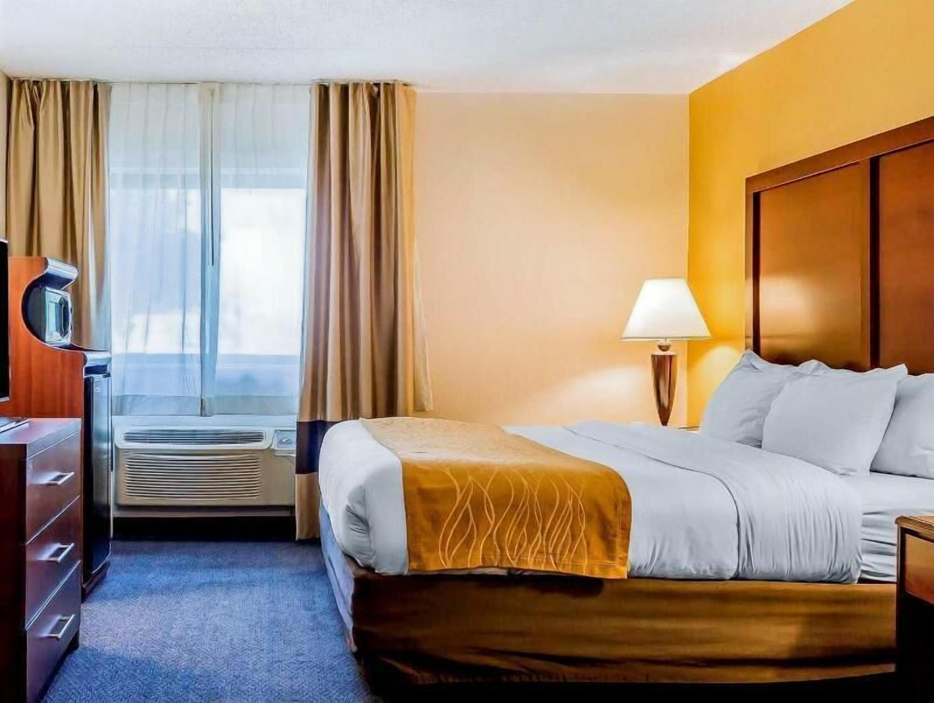 In-room safe, individually furnished, desk, iron/ironing board