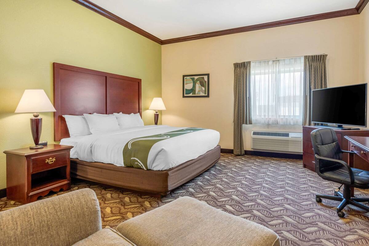 In-room safe, desk, iron/ironing board, WiFi (free)