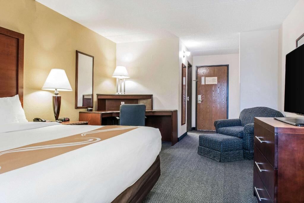 In-room safe, individually furnished, desk, iron/ironing board