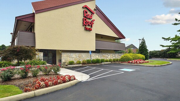 Exterior - Red Roof Inn Louisville East - Hurstbourne (Louisville)