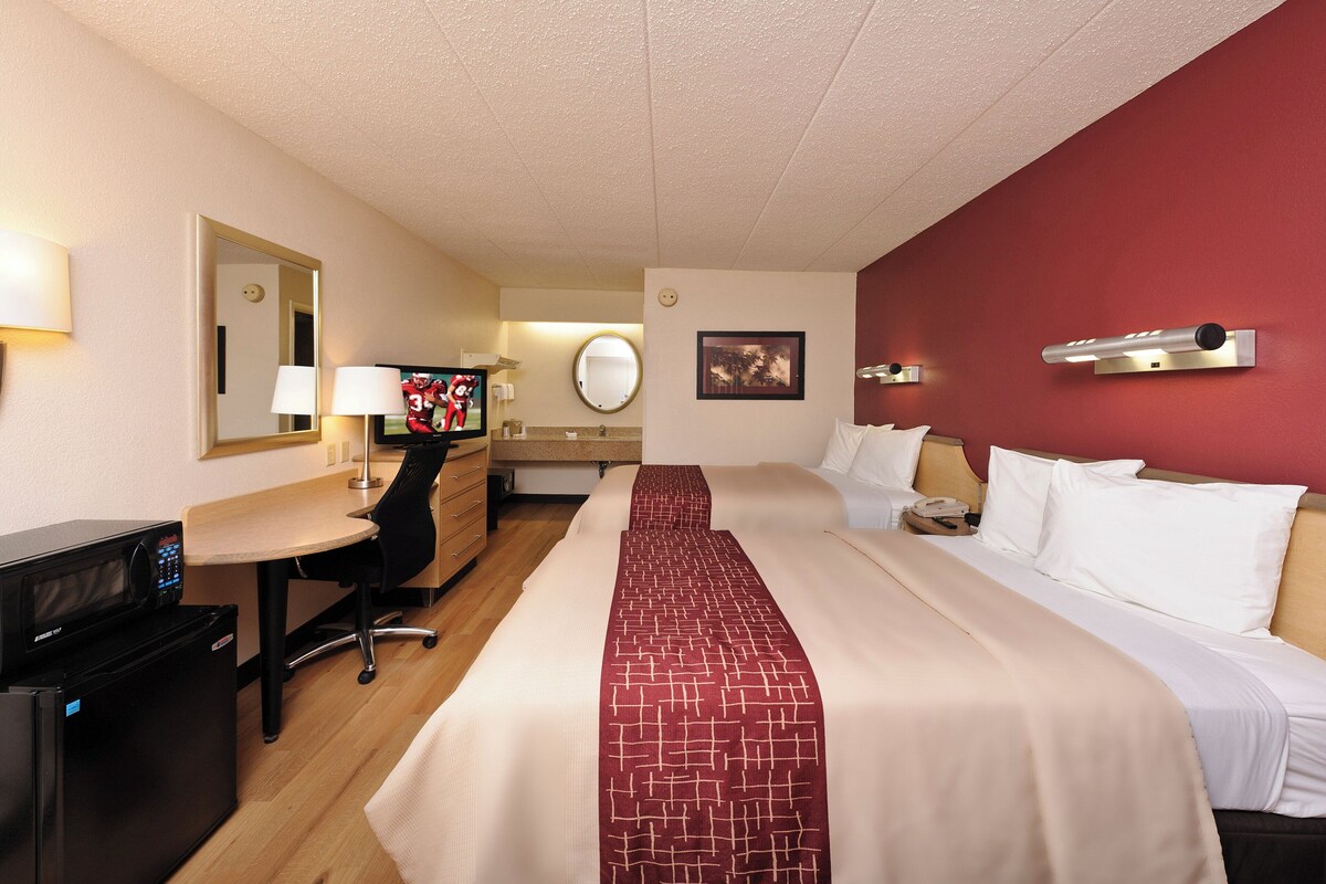 Deluxe Room, 2 Double Beds (Smoke Free) | In-room safe, desk, laptop workspace, blackout curtains