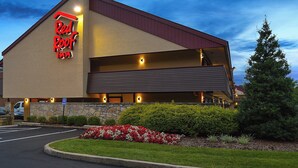 Exterior - Red Roof Inn Louisville East - Hurstbourne (Louisville)
