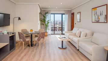 Suite, Terrace | Down comforters, minibar, in-room safe, desk