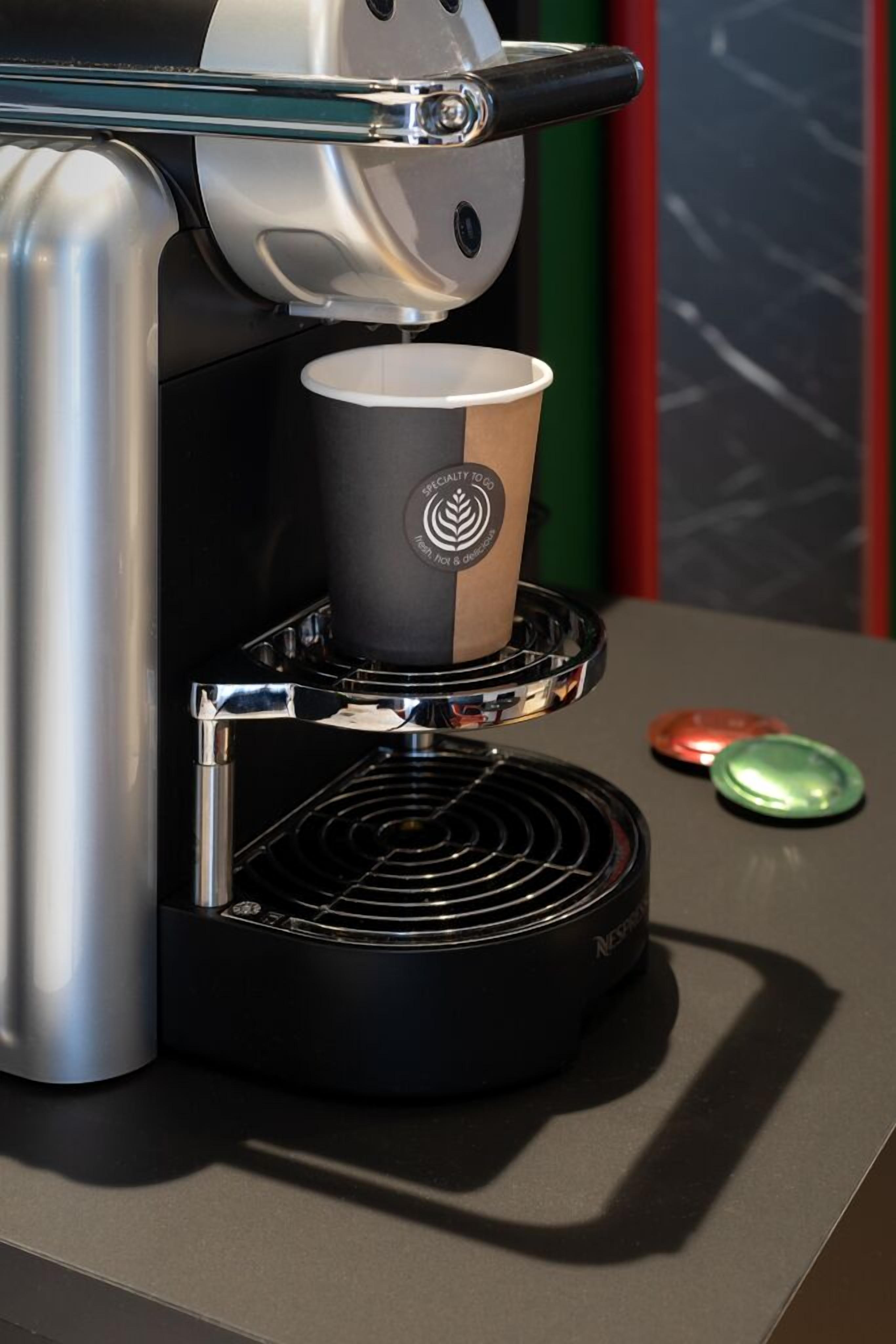 standard room, 1 single bed | 2 bedrooms, in-room safe, desk, blackout curtains