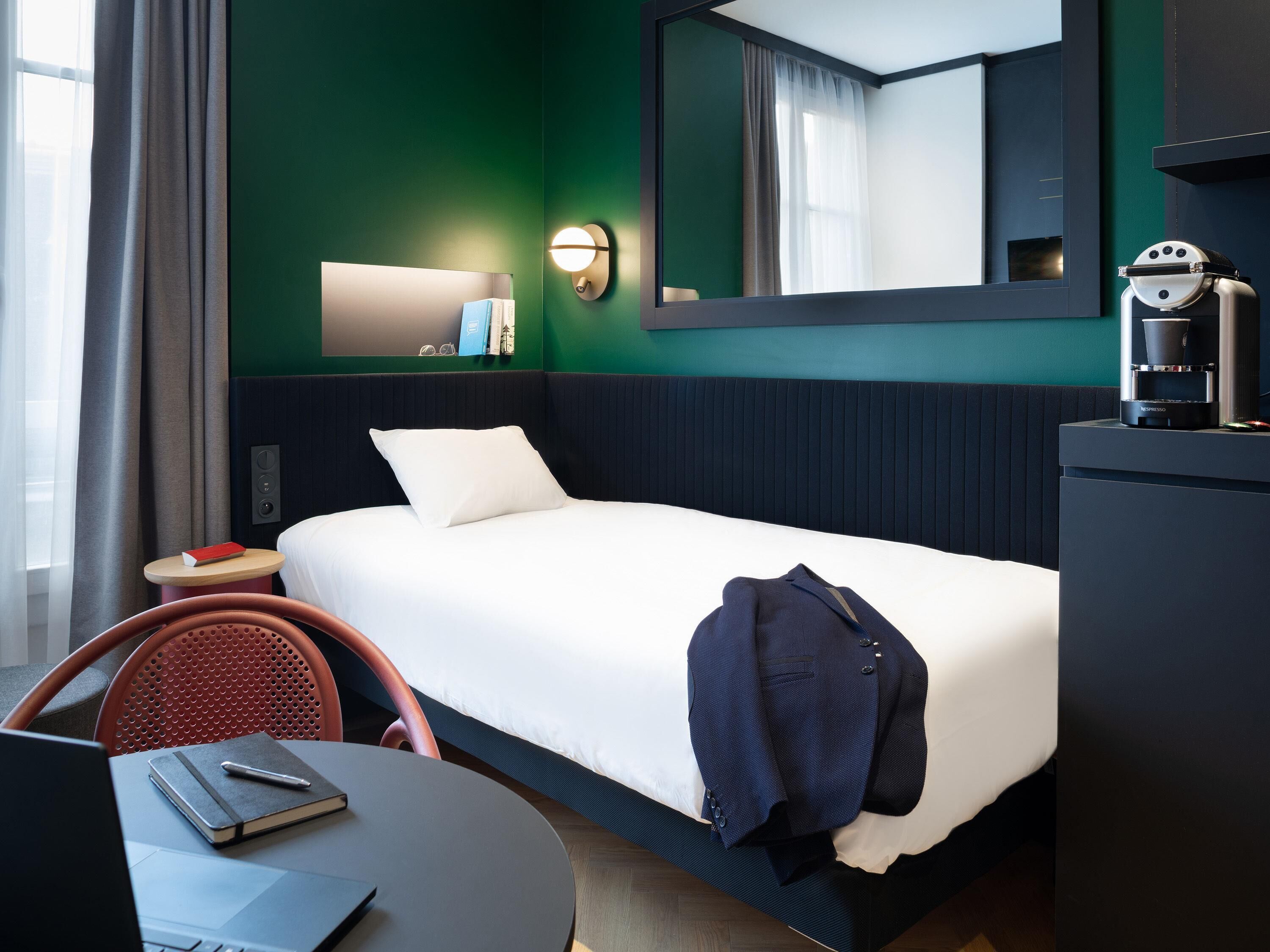 Standard Room, 1 Twin Bed | In-room safe, desk, blackout drapes, soundproofing