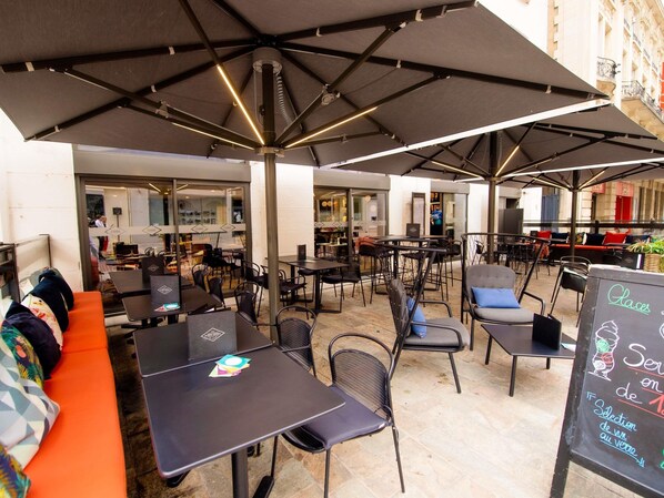 Bar (on property) - ibis Styles Dijon Central (Dijon)