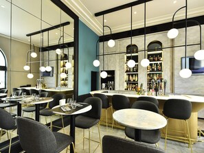 Bar (en la propiedad)