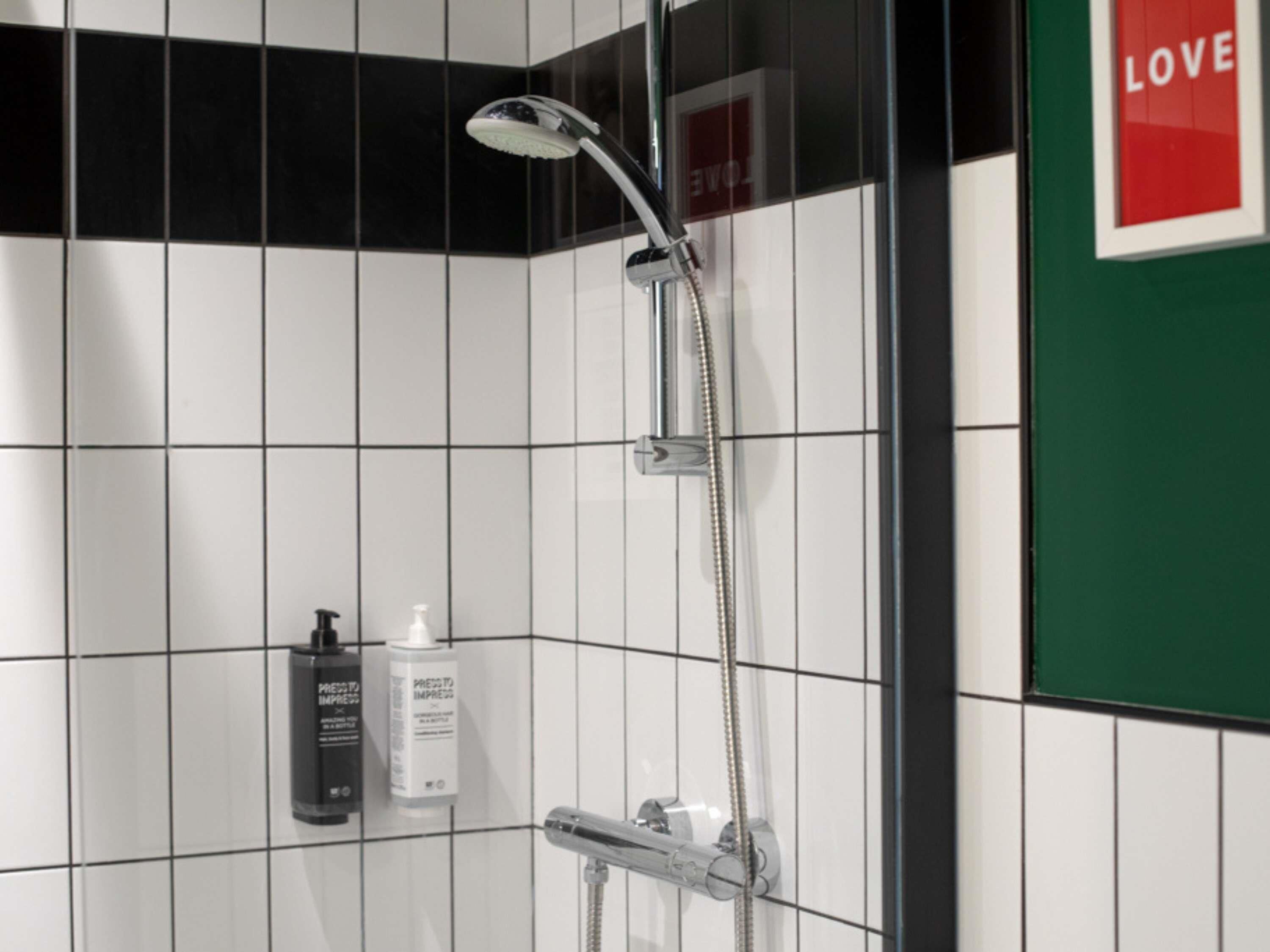 standard room, 1 single bed | 2 bedrooms, in-room safe, desk, blackout curtains