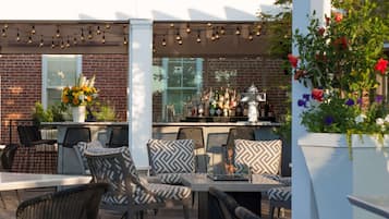 Breakfast, lunch and dinner served