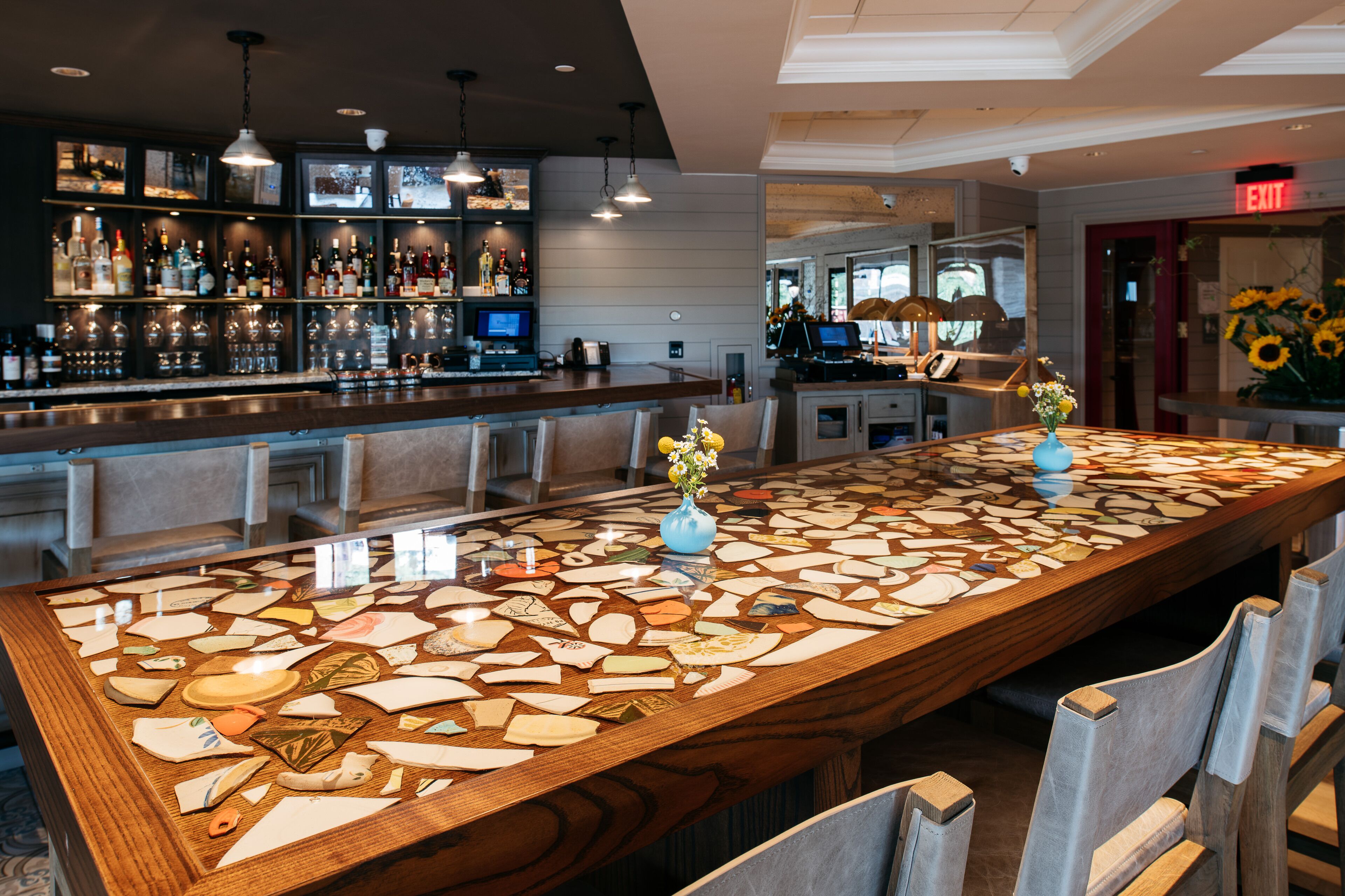 breakfast, lunch and dinner served