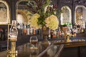 Cocktail bar - St James Hotel, a Historic Hotel of America (Red Wing)