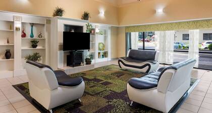 Rodeway Inn At Fort Lee