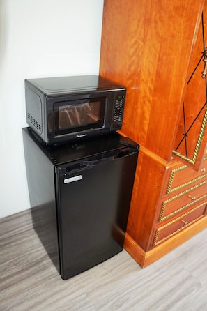 Minibar - Hotel elev8 (Conroe)