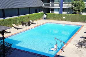 Piscina externa sazonal