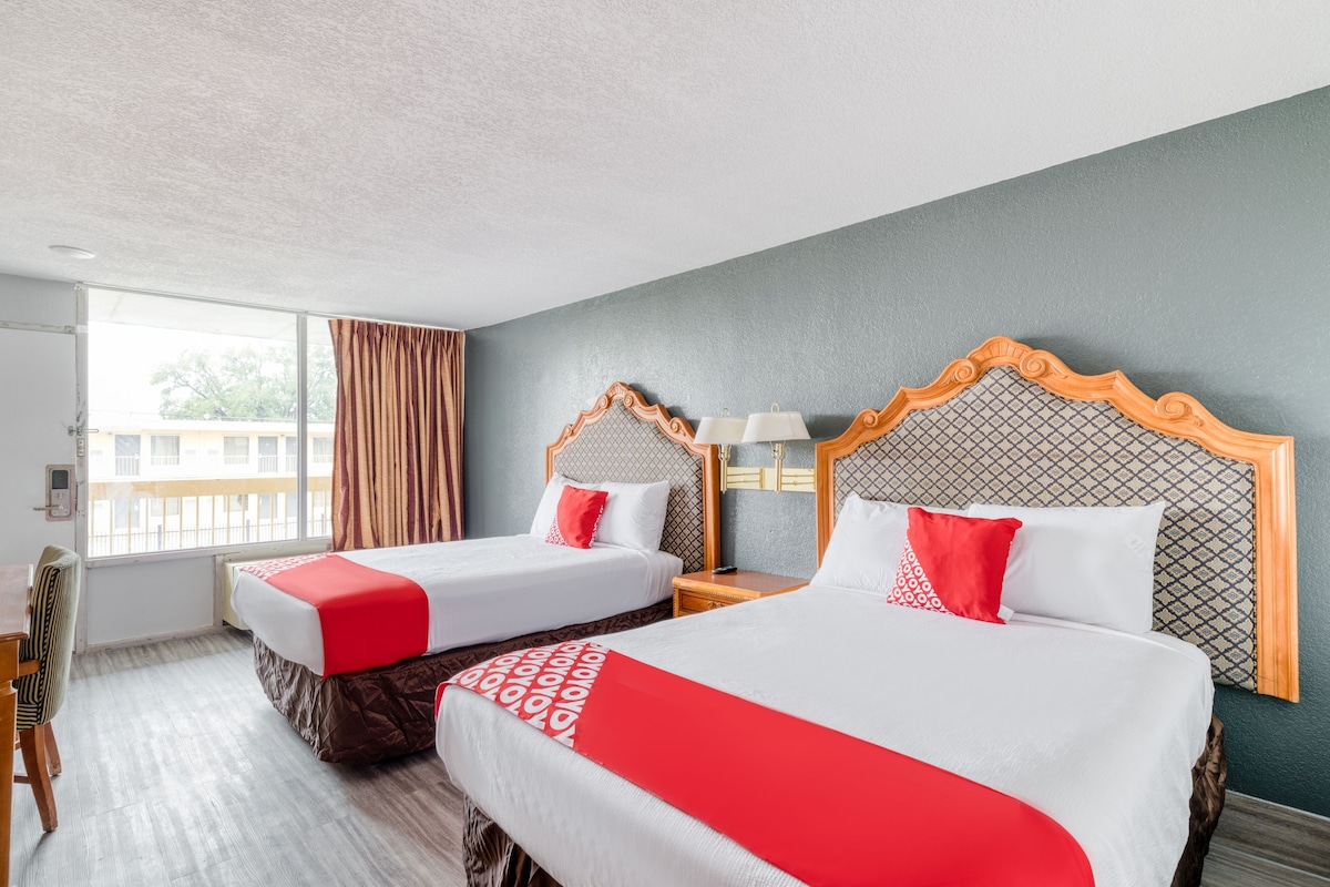 Pillowtop beds, WiFi (free), bed sheets