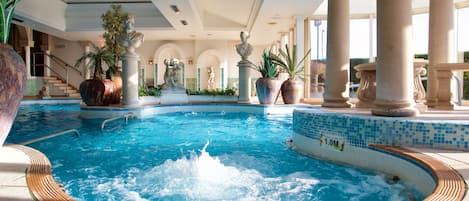 Indoor spa tub