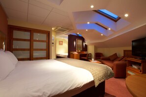 Desk, iron/ironing board, free WiFi, bed sheets - Derby Mickleover Hotel, BW Signature Collection (Derby)