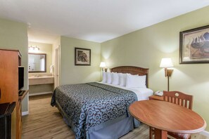 1 habitación, decoración personalizada y muebles diferentes 