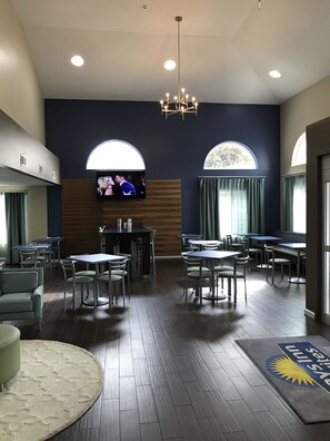 Dining - Days Inn & Suites by Wyndham Cherry Hill - Philadelphia (Cherry Hill)