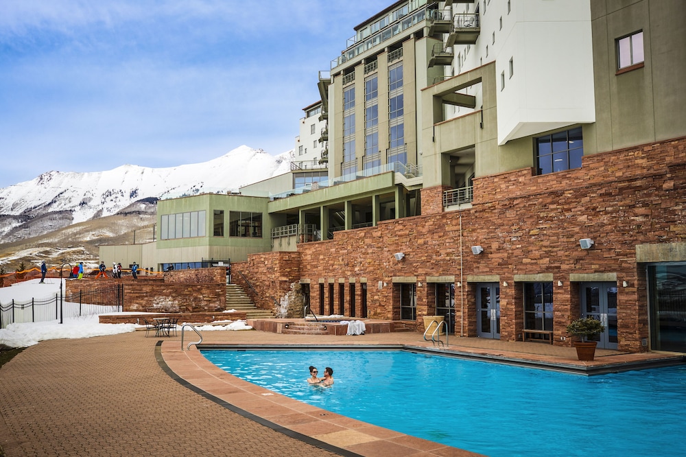 The Peaks Resort & Spa by null