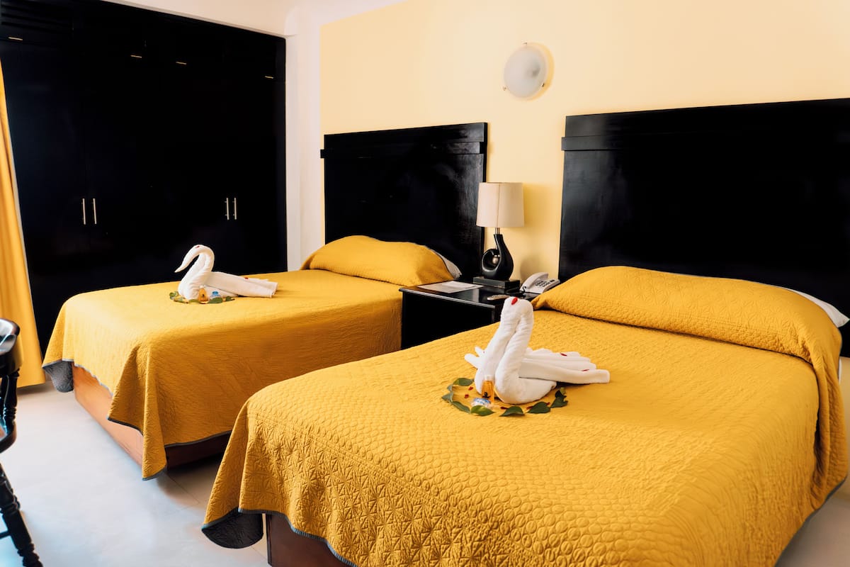 Ropa de cama de alta calidad, escritorio y wifi gratis 