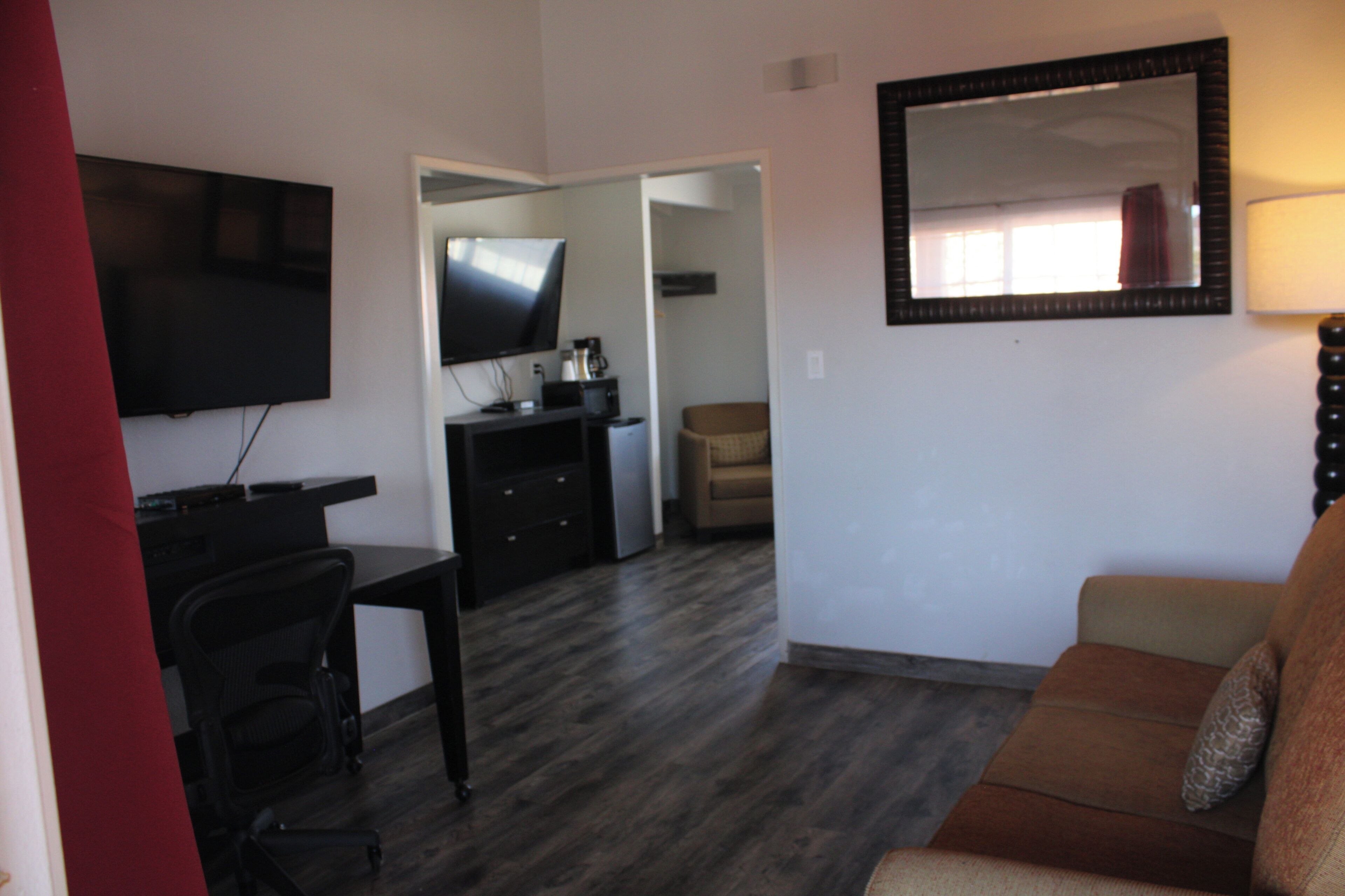 Standard Studio Suite | Desk, iron/ironing board, free WiFi, bed sheets