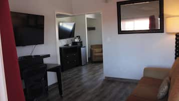 标准开间套房 | 办公桌、熨斗/熨衣板、免费 WiFi、床单