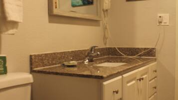 Suite Studio Standard | Bureau, fer et planche Ă repasser, Wi-Fi gratuit, draps fournis