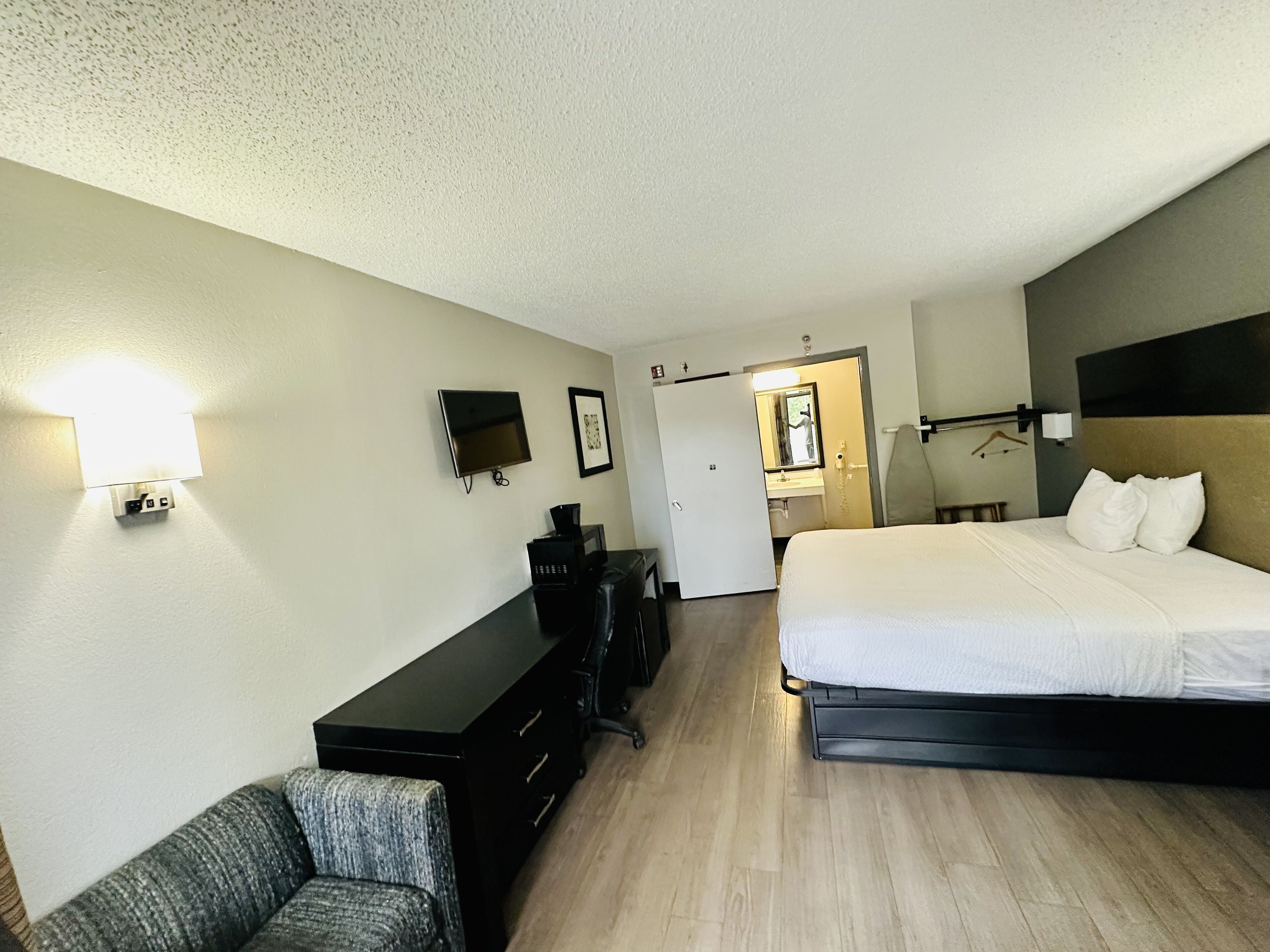Photo - BlissPoint Inn Northwest Indianapolis