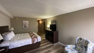 Room, 1 King Bed, Accessible, Non Smoking (Upgrade) | Premium bedding, pillowtop beds, blackout drapes, iron/ironing board